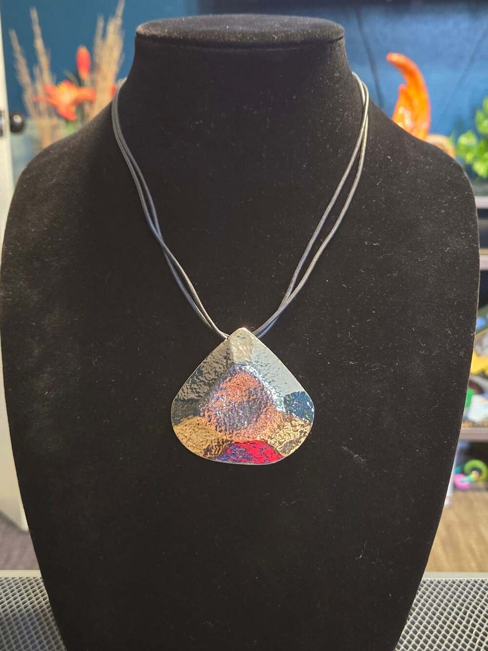 Chico's Silver-Tone Hammered Teardrop Pendant Cord Necklace